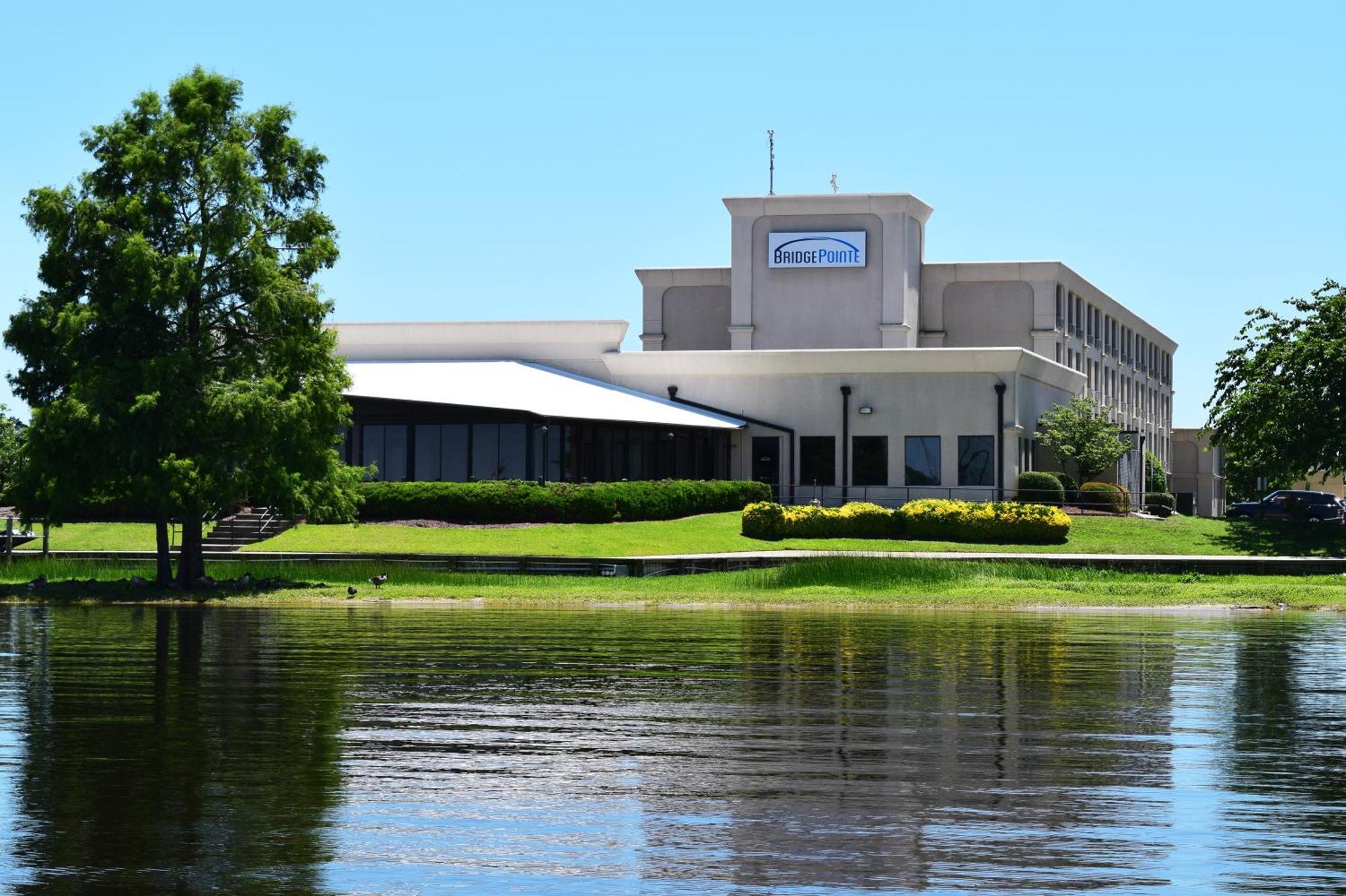 Bridgepointe Hotel & Marina New Bern Exterior photo